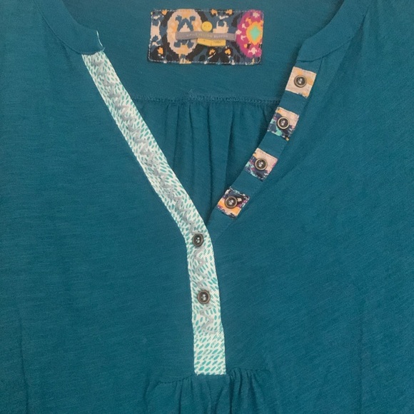 Anthropologie little yellow button shirt - Picture 4 of 9